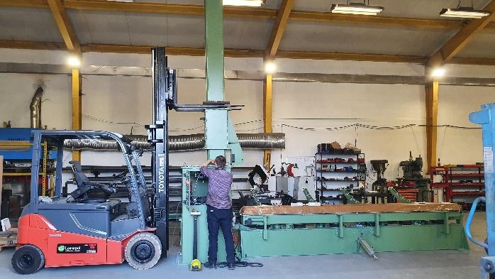 Maszyna do zwijania arkuszy papieru izolacyjnego do produkcji dużych transformatorów